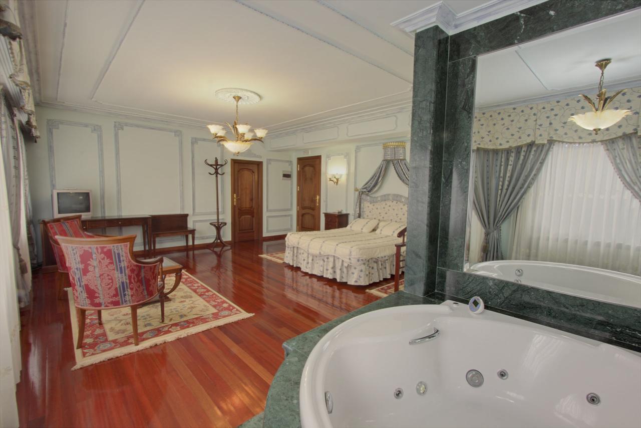 Pazo De Monterrei Hotel Ourense Ngoại thất bức ảnh